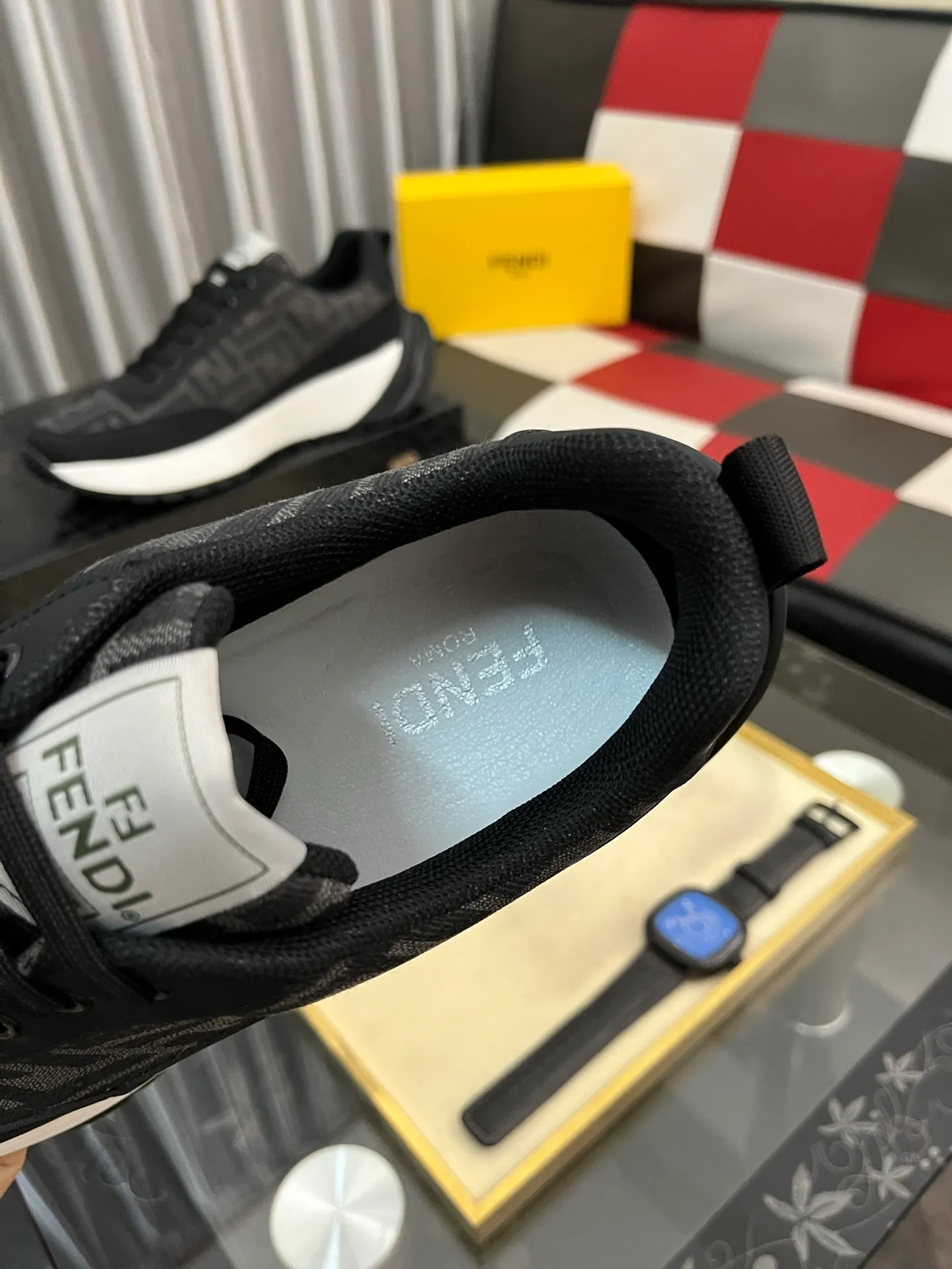 Men's shoes 💰438⌚️⌚️【FENDI】Original quality.~ Unique modern style sneakers. 🏃A must-have casual shoe for trendy men😍😍 Original brand imported from Italy, imported original leather, sheep lining (refuses to discolor and grind feet) Sole: Original sole specially provided by the original factory, French lazy style design ⚠️Fit the foot. Original quality code number: 38-442️⃣Colors available